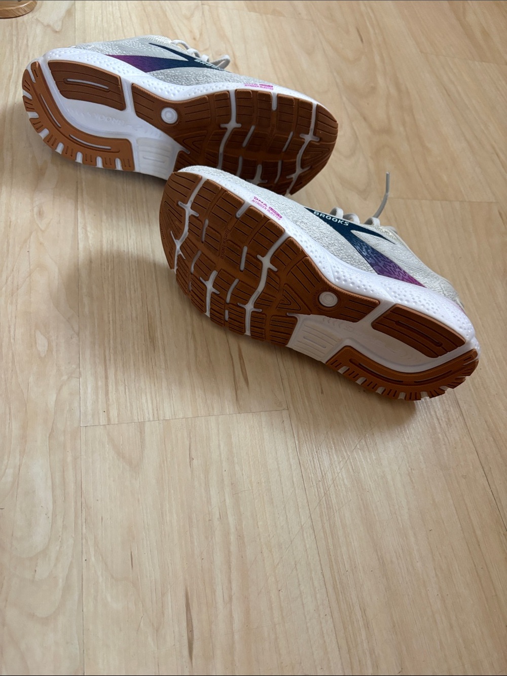 Brooks Woman’s Ghost 16 Neutral Running Shoes - Picture 6 of 7